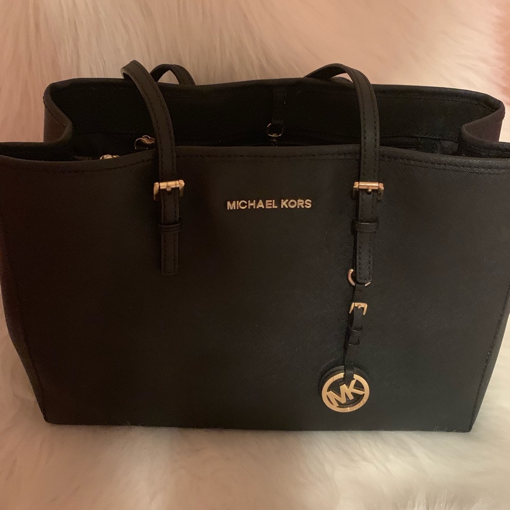 MICHAEL KORS Black Bag with Gold Hardware